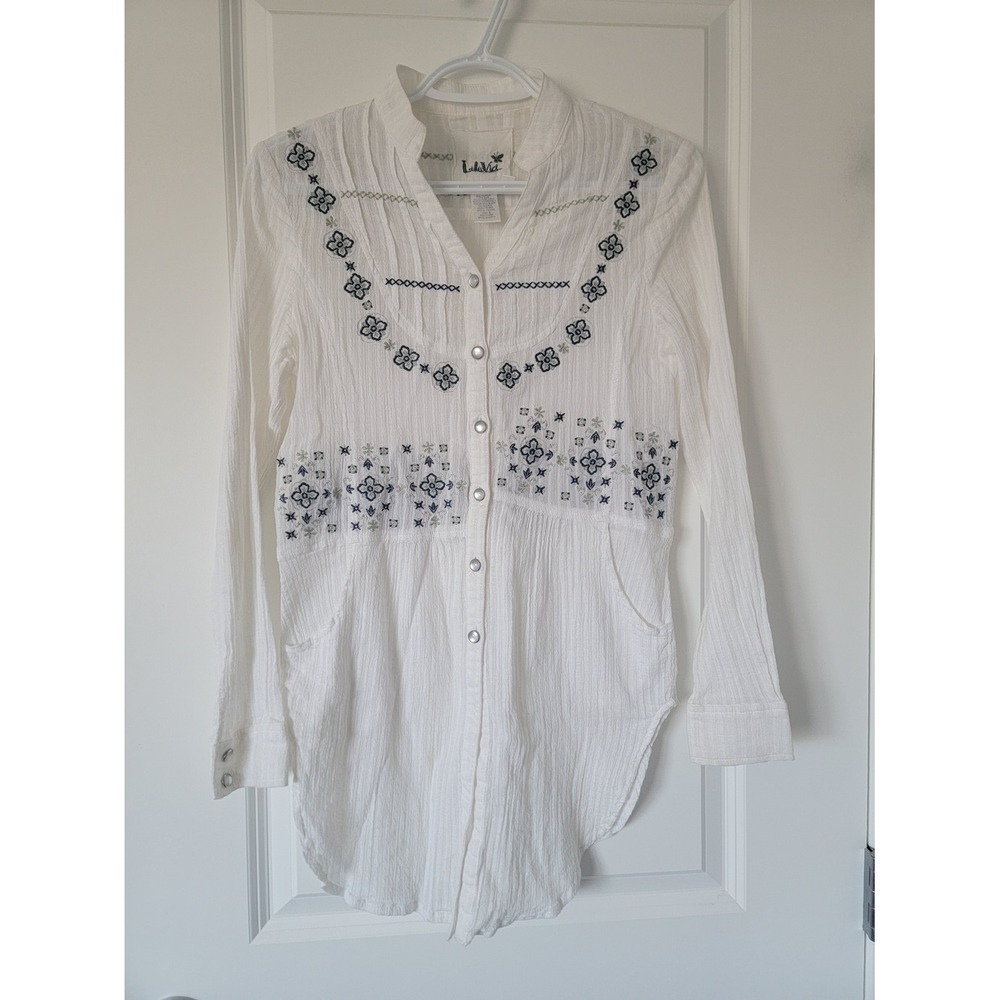 LuluVia Embroidered Cotton/Silk White Top with Navy Accent